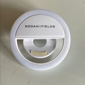 Rodan + Fields White Clip-On Ring Light
